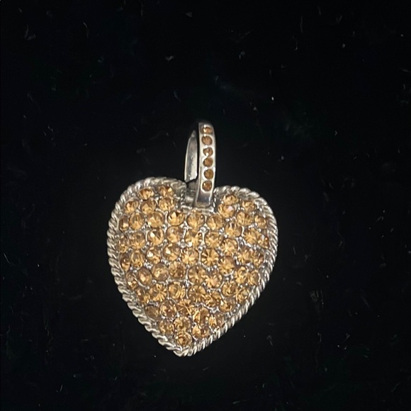 Jewelry - Vintage crystal pave heart pendant